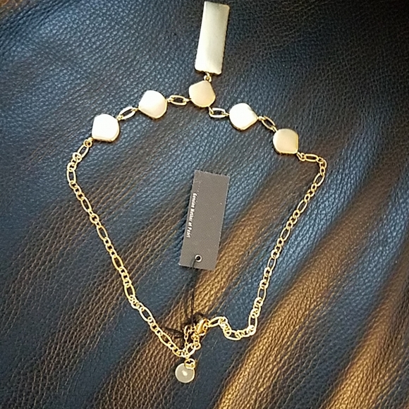 "SOLD "Vince Camuto necklace mother of pearl - Picture 4 of 7